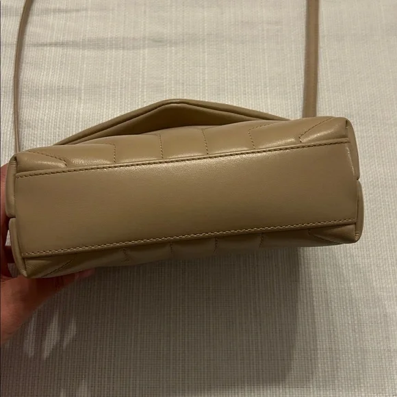 Yves Saint Laurent Beige Quilted Crossbody Bag - Picture 3 of 8